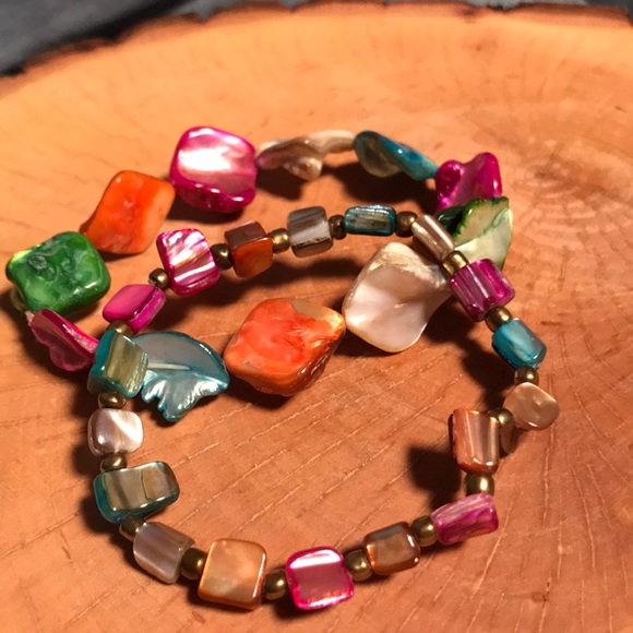 Unbranded Jewelry - Jewelry lot:  2 necklaces & 2 bracelets